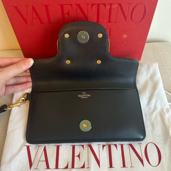 Valentino Garavani Vlogo Clutch Bag - Picture 3 of 10